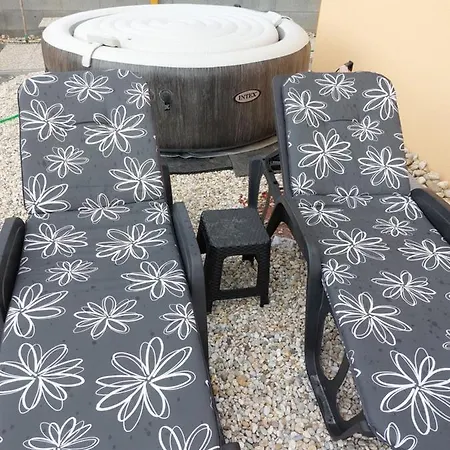 Ferienhaus Chalupa U Capa S Virivkou *